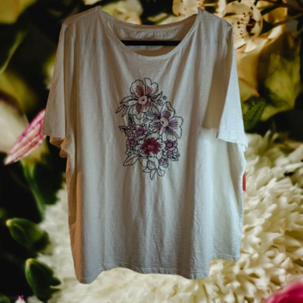Talbot's Plus 3X cotton tshirt with floral embellishments.